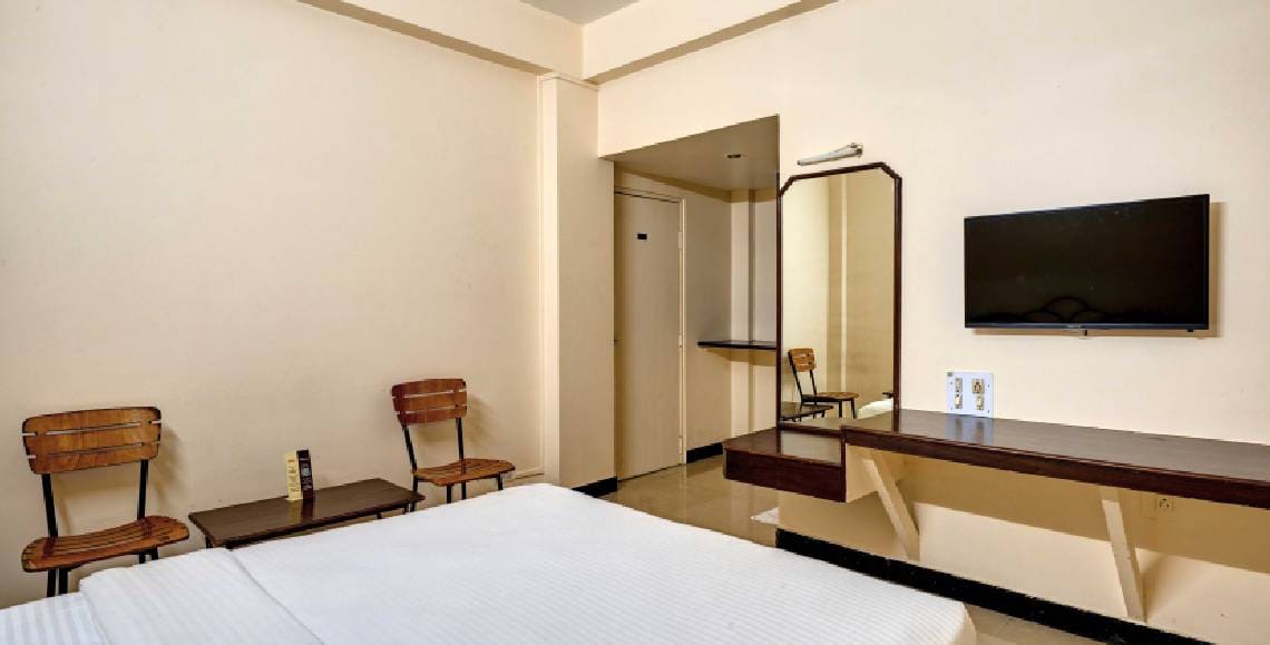 Deluxe Room Bathroom