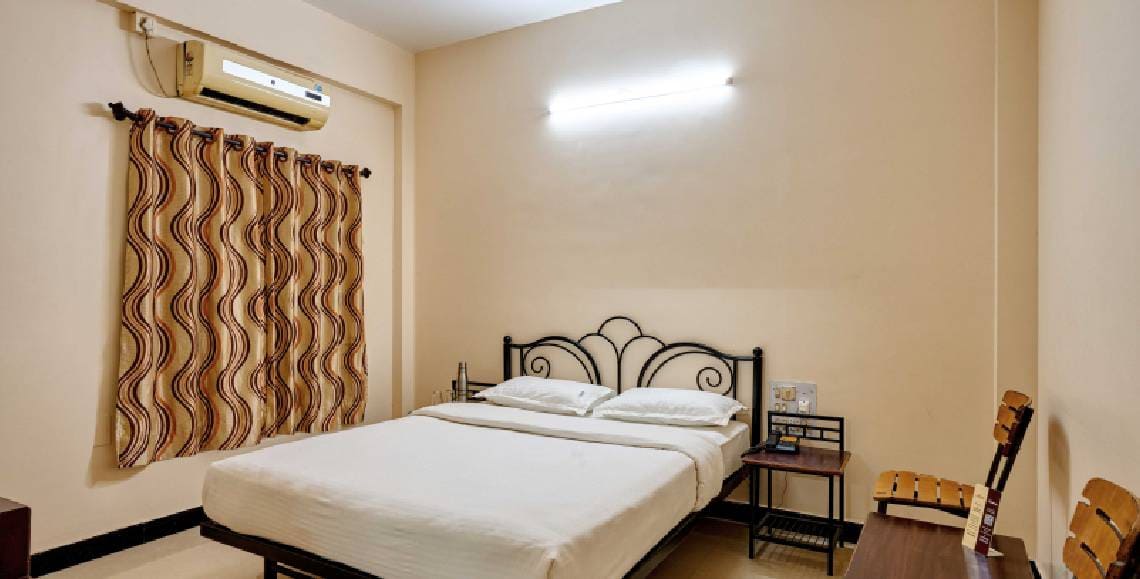 Deluxe Room Near Railway station kolhapur