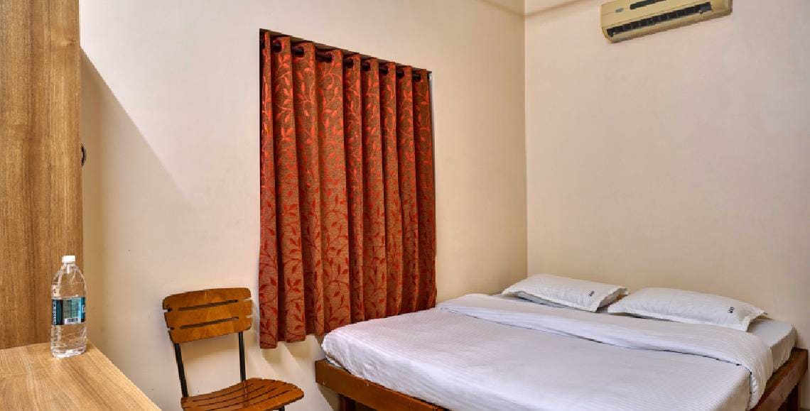 Semi Deluxe Room