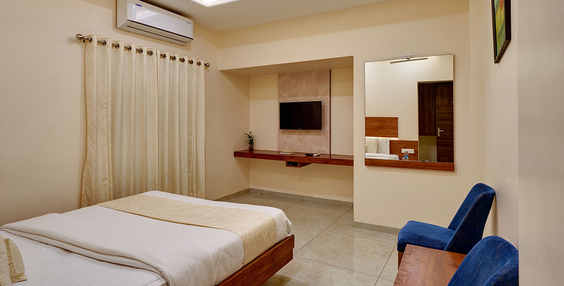 Super Deluxe Room Hotel Rajpurush Kolhapur